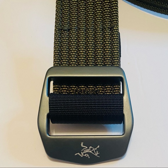 Arc'teryx Other - ARCTERYX MENS MEDIUM CONVEYOR BELT DARK GREEN W/GUN METAL BUCKLE IN NWOT CONDIT